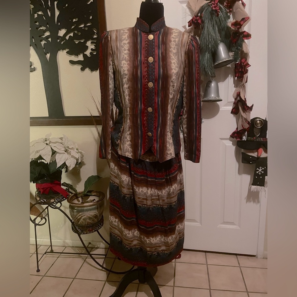 Womens 2 pc. Skirt Suit